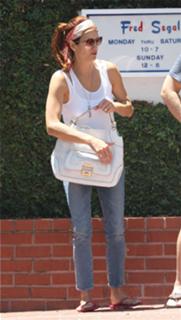 Kate Walsh feet photo thumbnail