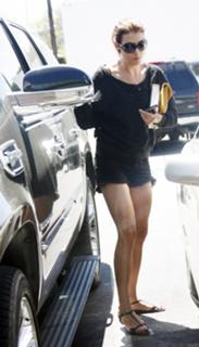 Kate Walsh feet photo thumbnail