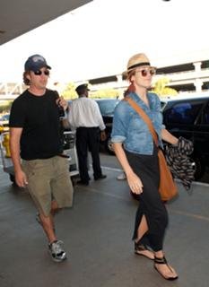 Kate Walsh feet photo thumbnail