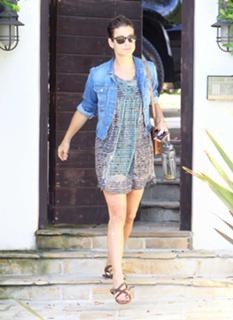 Kate Walsh feet photo thumbnail