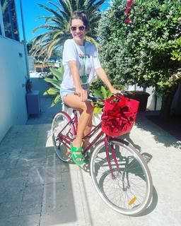 Kate Walsh feet photo thumbnail