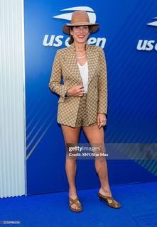 Kate Walsh feet photo thumbnail