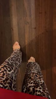 Kate Walsh feet photo 1