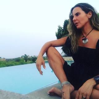 Kate del Castillo feet photo thumbnail