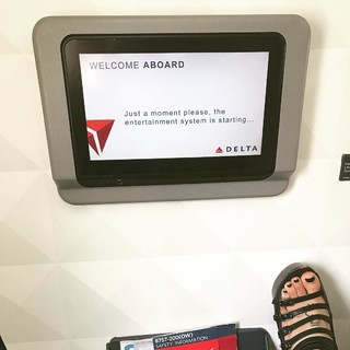 Kate del Castillo feet photo thumbnail