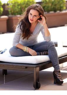 Kate del Castillo feet photo thumbnail
