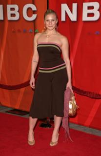 Katee Sackhoff feet photo thumbnail