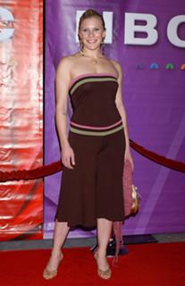 Katee Sackhoff feet photo thumbnail