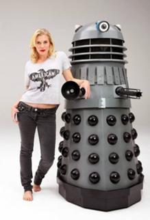 Katee Sackhoff feet photo thumbnail