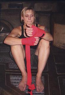 Katee Sackhoff feet photo thumbnail
