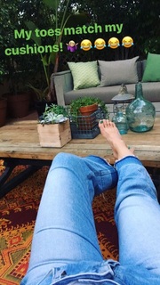 Katee Sackhoff feet photo thumbnail