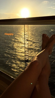 Katee Sackhoff feet photo thumbnail