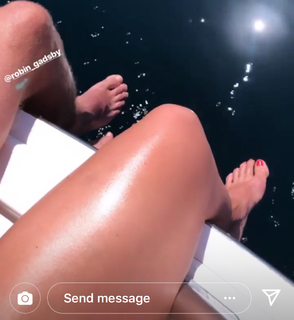 Katee Sackhoff feet photo thumbnail