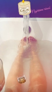 Katee Sackhoff feet photo thumbnail
