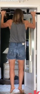 Katee Sackhoff feet photo thumbnail