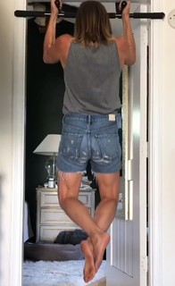 Katee Sackhoff feet photo thumbnail