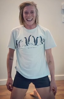Katee Sackhoff feet photo thumbnail