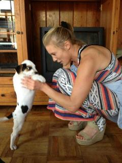 Katee Sackhoff feet photo thumbnail