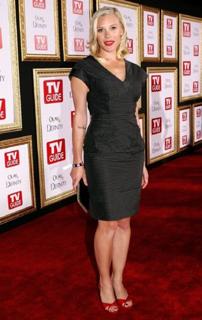 Katee Sackhoff feet photo thumbnail