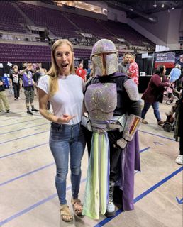 Katee Sackhoff feet photo thumbnail