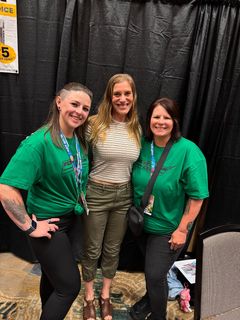 Katee Sackhoff feet photo thumbnail