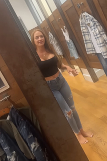 Katelyn Campisi feet photo thumbnail