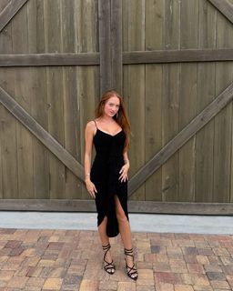 Katelyn Campisi feet photo thumbnail