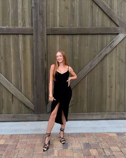 Katelyn Campisi feet photo thumbnail