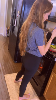 Katelyn Campisi feet photo thumbnail