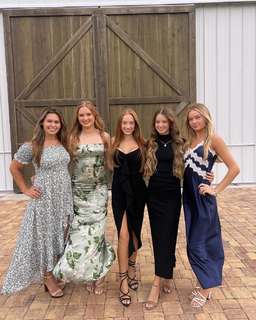 Katelyn Campisi feet photo thumbnail