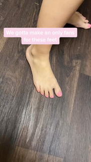 Katelyn Campisi feet photo thumbnail
