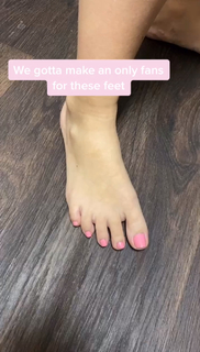 Katelyn Campisi feet photo thumbnail