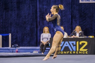 Katelyn Ohashi feet photo thumbnail