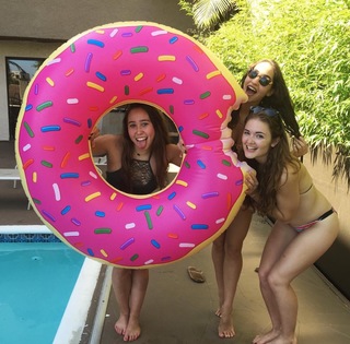 Katelyn Ohashi feet photo thumbnail