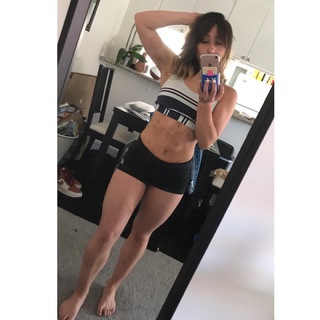 Katelyn Ohashi feet photo thumbnail