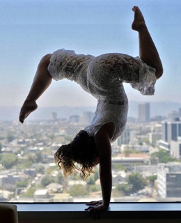 Katelyn Ohashi feet photo thumbnail