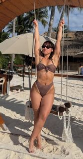 Katelyn Ohashi feet photo thumbnail