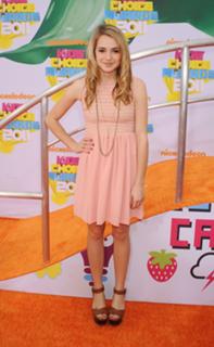 Katelyn Tarver feet photo 9