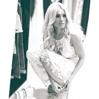 Katerina Kainourgiou feet photo thumbnail