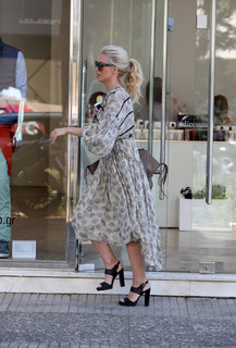 Katerina Kainourgiou feet photo thumbnail