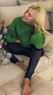 Katerina Kainourgiou feet photo thumbnail