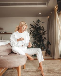 Katerina Kainourgiou feet photo thumbnail