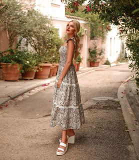 Katerina Kainourgiou feet photo thumbnail