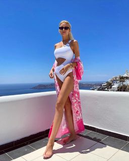 Katerina Kainourgiou feet photo thumbnail