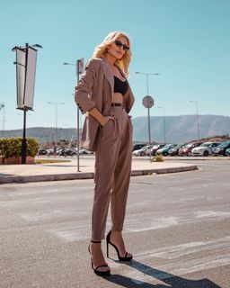 Katerina Kainourgiou feet photo thumbnail