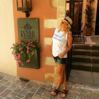 Katerina Karavatou feet photo thumbnail