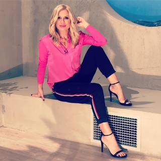 Katerina Karavatou feet photo thumbnail