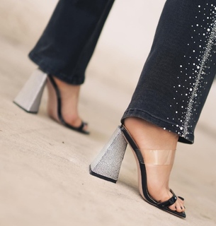 Katerina Karavatou feet photo thumbnail