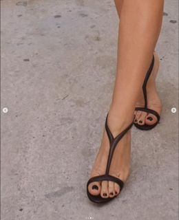 Katerina Karavatou feet photo thumbnail