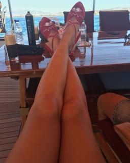 Katerina Papoutsaki feet photo thumbnail